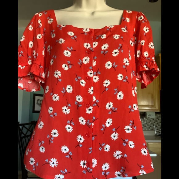 NWT Elodie Red & White Floral Print Blouse - Picture 1 of 5